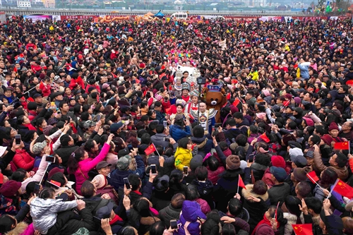 《万人同唱一首歌》