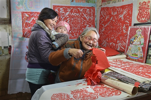 奶奶的巧手艺—中国剪纸